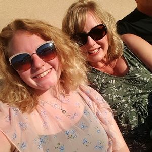 Meet your Posher, Eileen